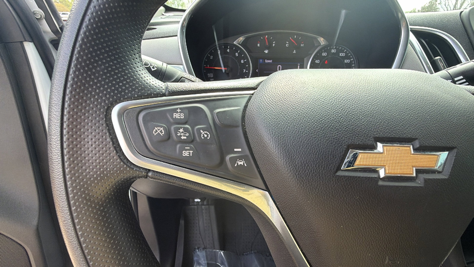 Used 2022 Chevrolet Equinox LS w/ LS Convenience Package image 27