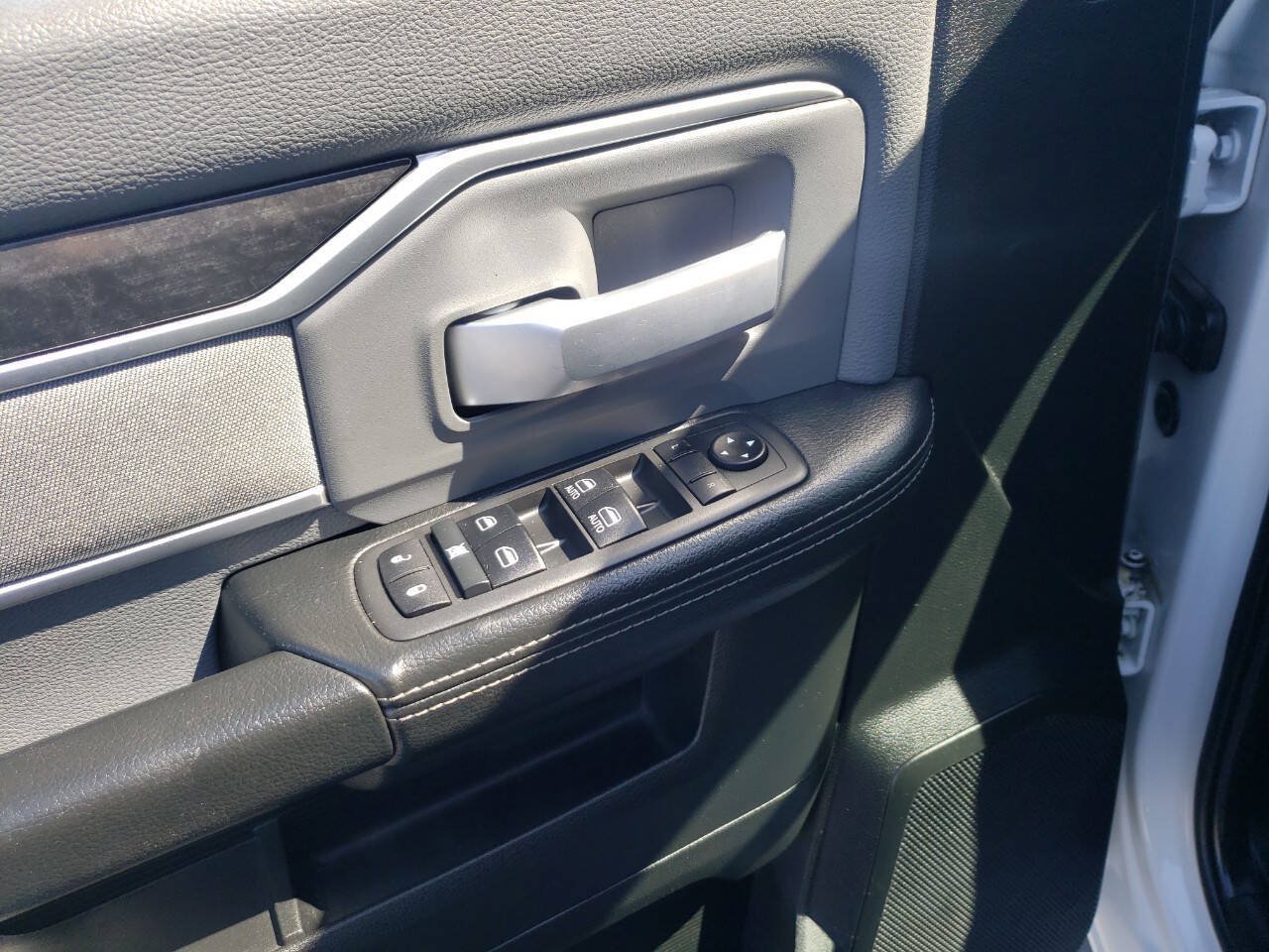 Used 2021 RAM 5500 SLT w/ Quick Order Package 2YG SLT AWD/4WD image 11