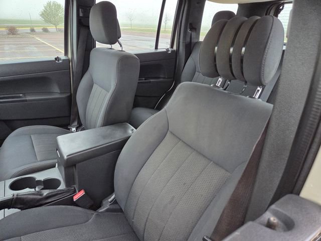 Used 2011 Jeep Liberty Sport AWD/4WD image 11