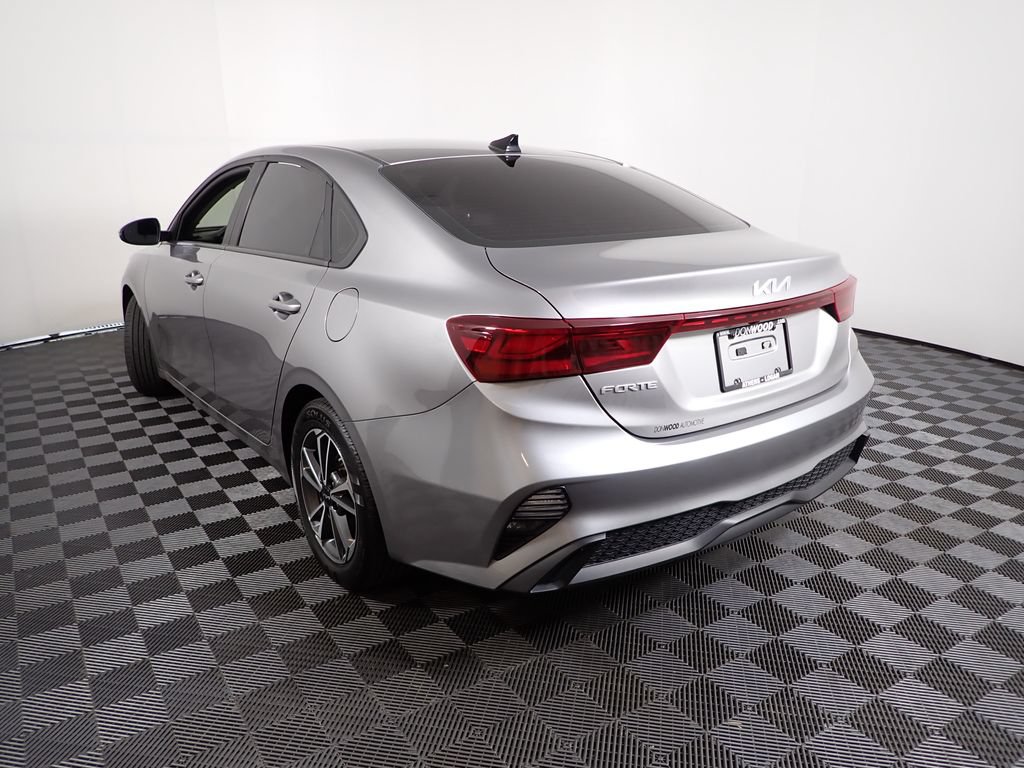 Used 2023 Kia Forte LXS w/ LXS Technology Package FWD image 12