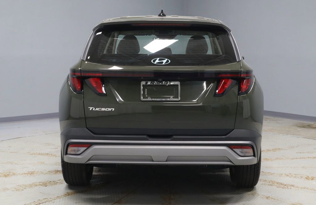Used 2025 Hyundai Tucson SE image 9