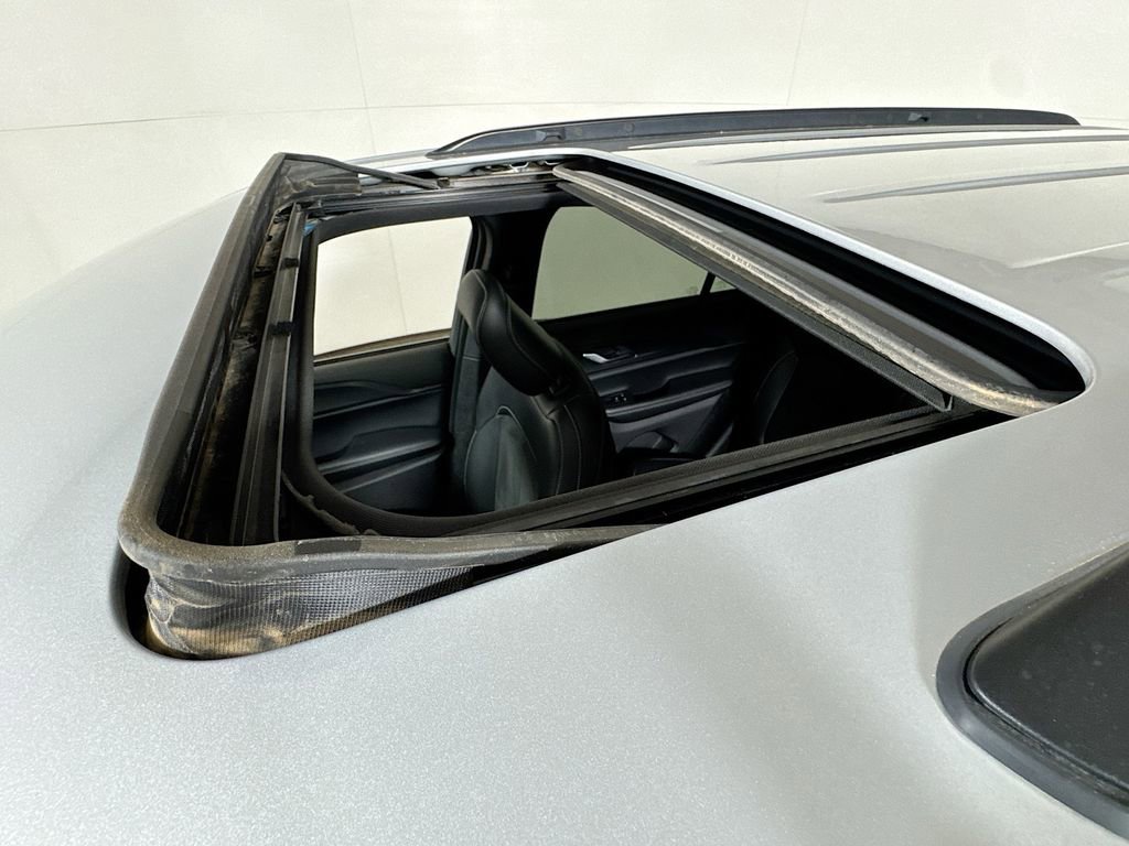 Used 2023 Jeep Grand Cherokee Altitude image 19