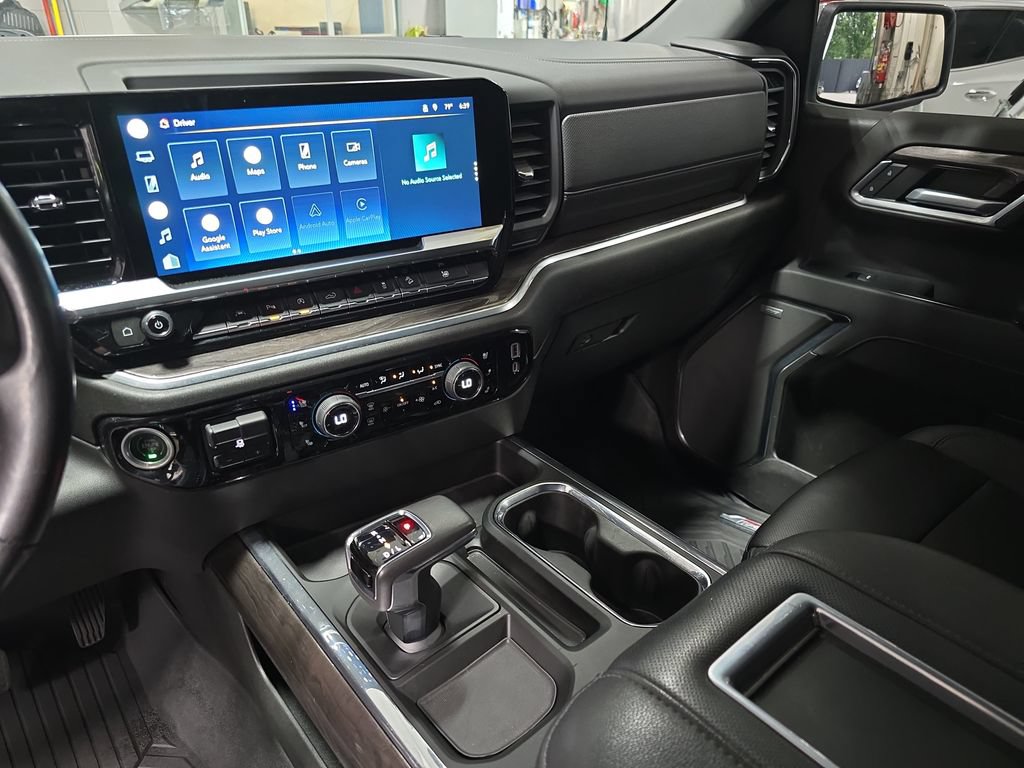 Used 2022 Chevrolet Silverado 1500 LTZ AWD/4WD image 24
