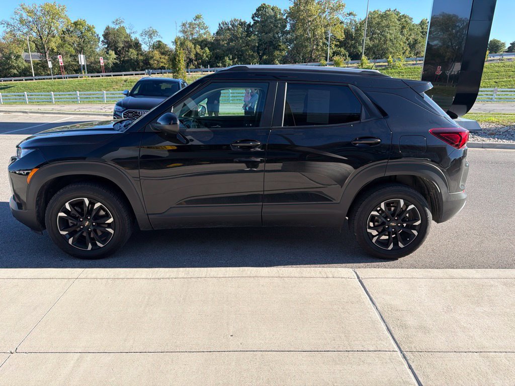 Used 2023 Chevrolet TrailBlazer LT AWD/4WD image 6