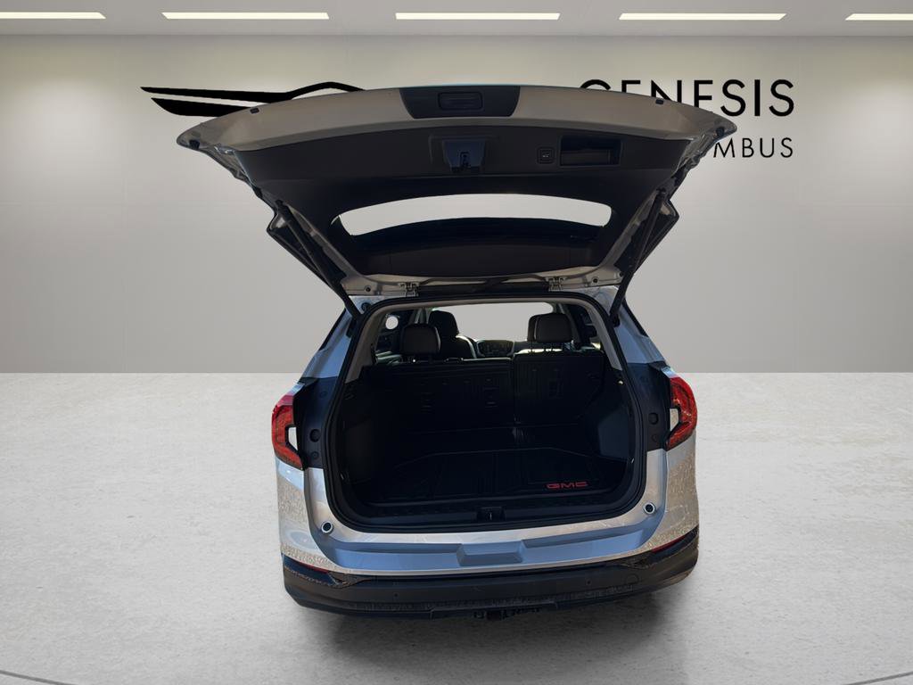 Used 2021 GMC Terrain SLT w/ Elevation Edition image 29