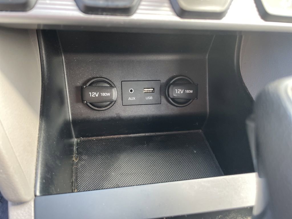 Used 2020 Hyundai Elantra SEL image 19