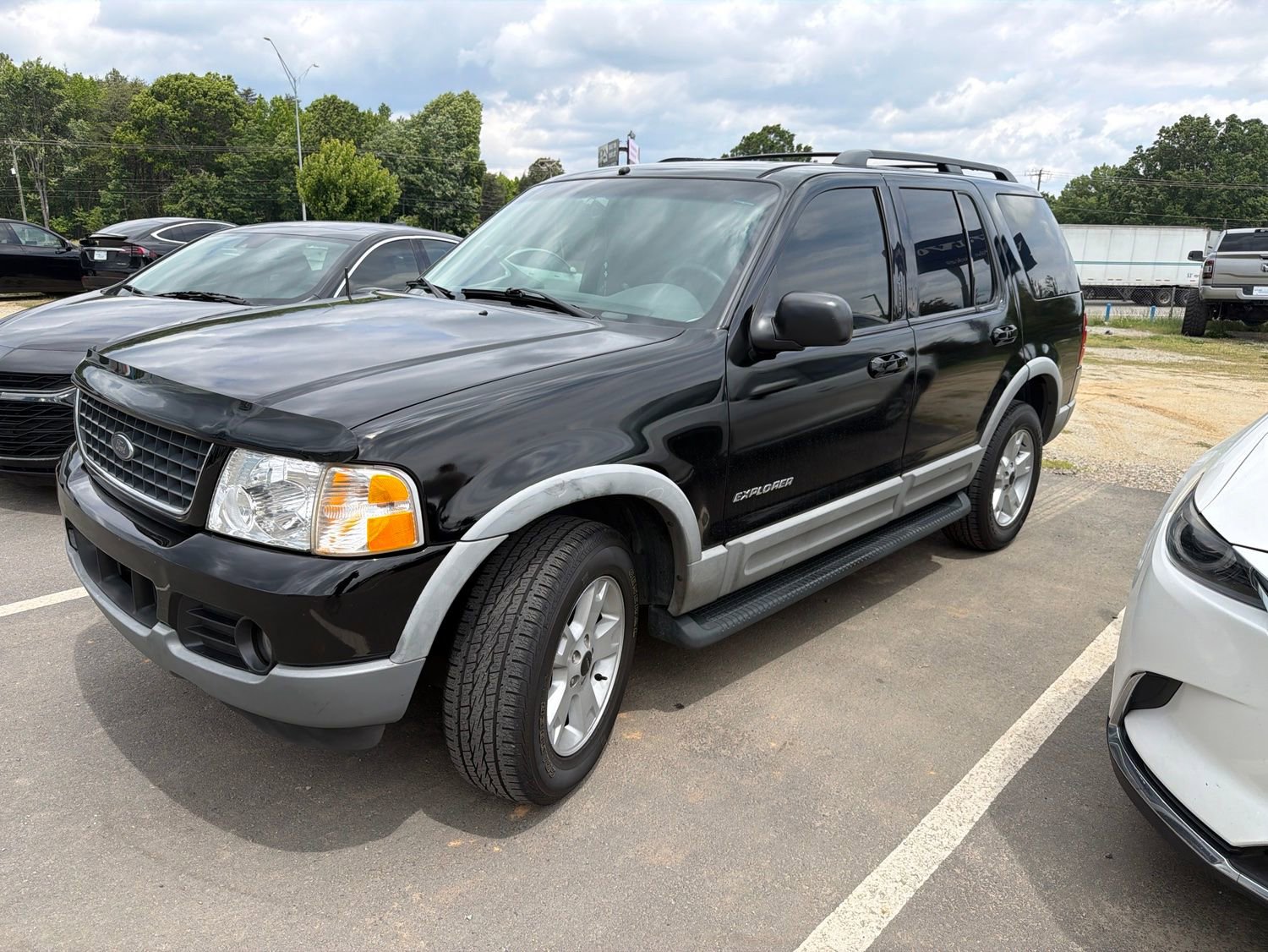 Used 2002 Ford Explorer XLT AWD/4WD image 2