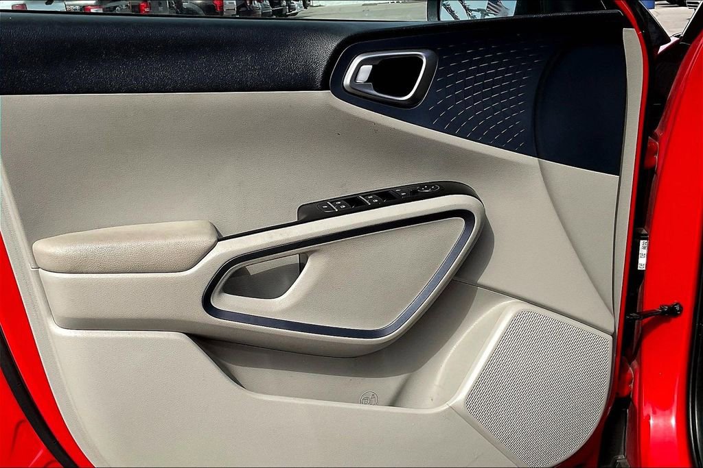 Used 2023 Kia Soul EX FWD image 18