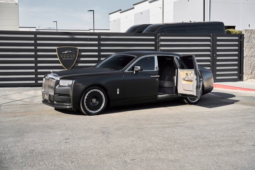 Used 2025 Rolls-Royce Phantom Sedan RWD image 96