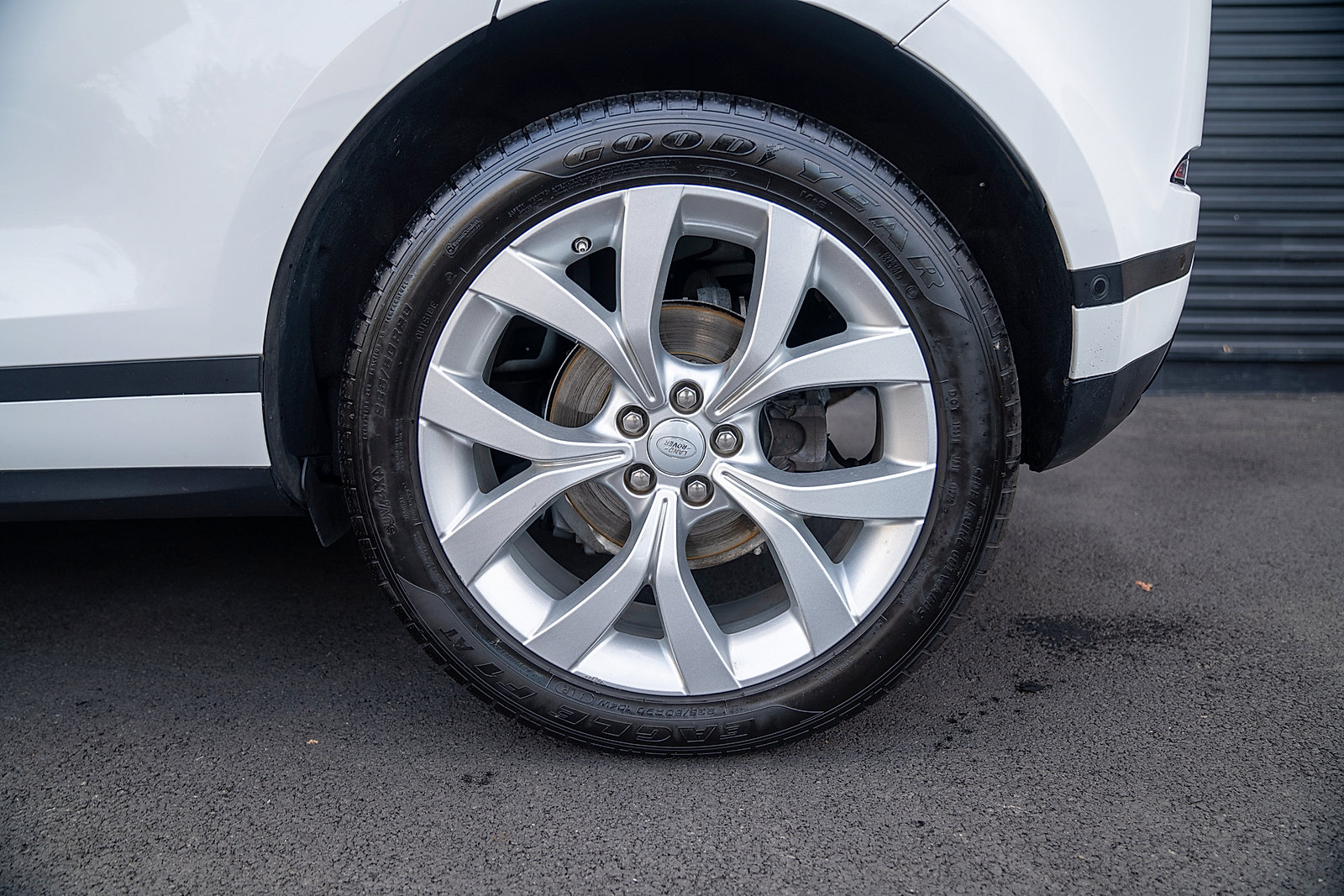 Used 2020 Land Rover Range Rover Evoque SE image 23