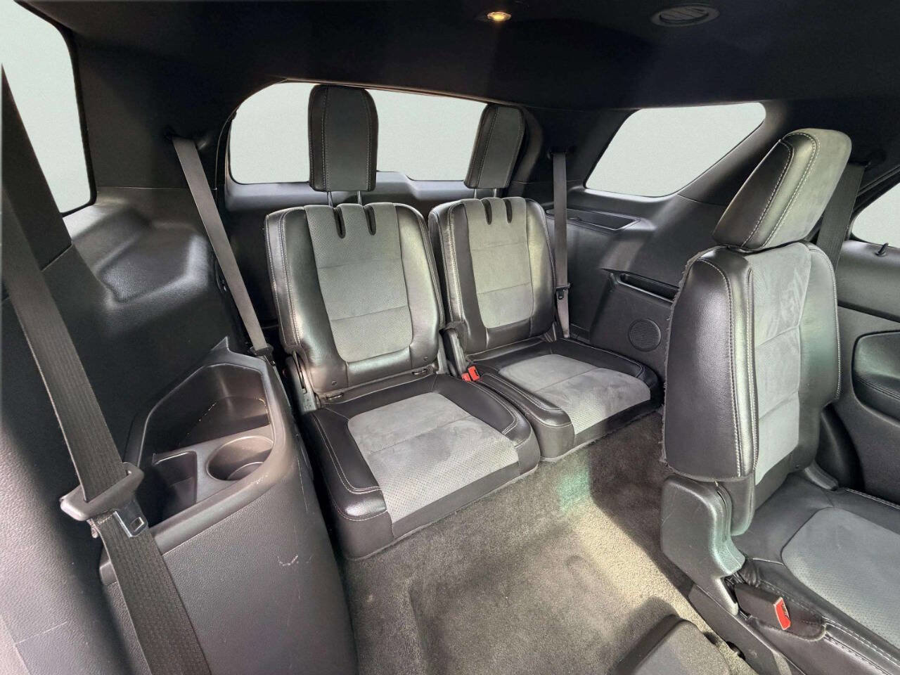 Used 2015 Ford Explorer XLT w/ Equipment Group 202A AWD/4WD image 27