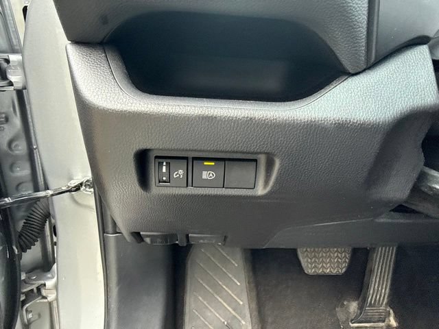 Used 2025 Toyota RAV4 XLE AWD/4WD image 24