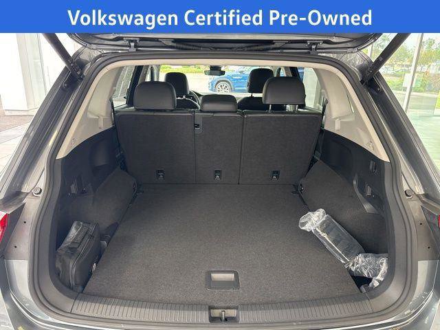 Certified 2024 Volkswagen Tiguan SE w/ Panoramic Sunroof Package AWD/4WD image 14
