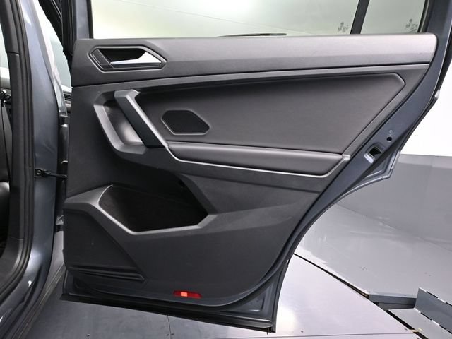 Used 2019 Volkswagen Tiguan SEL Premium R-Line FWD image 39
