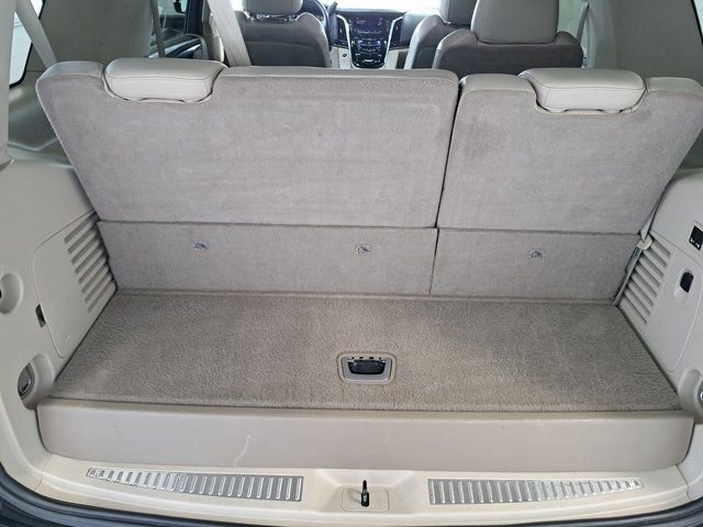 Used 2018 Cadillac Escalade Luxury image 37