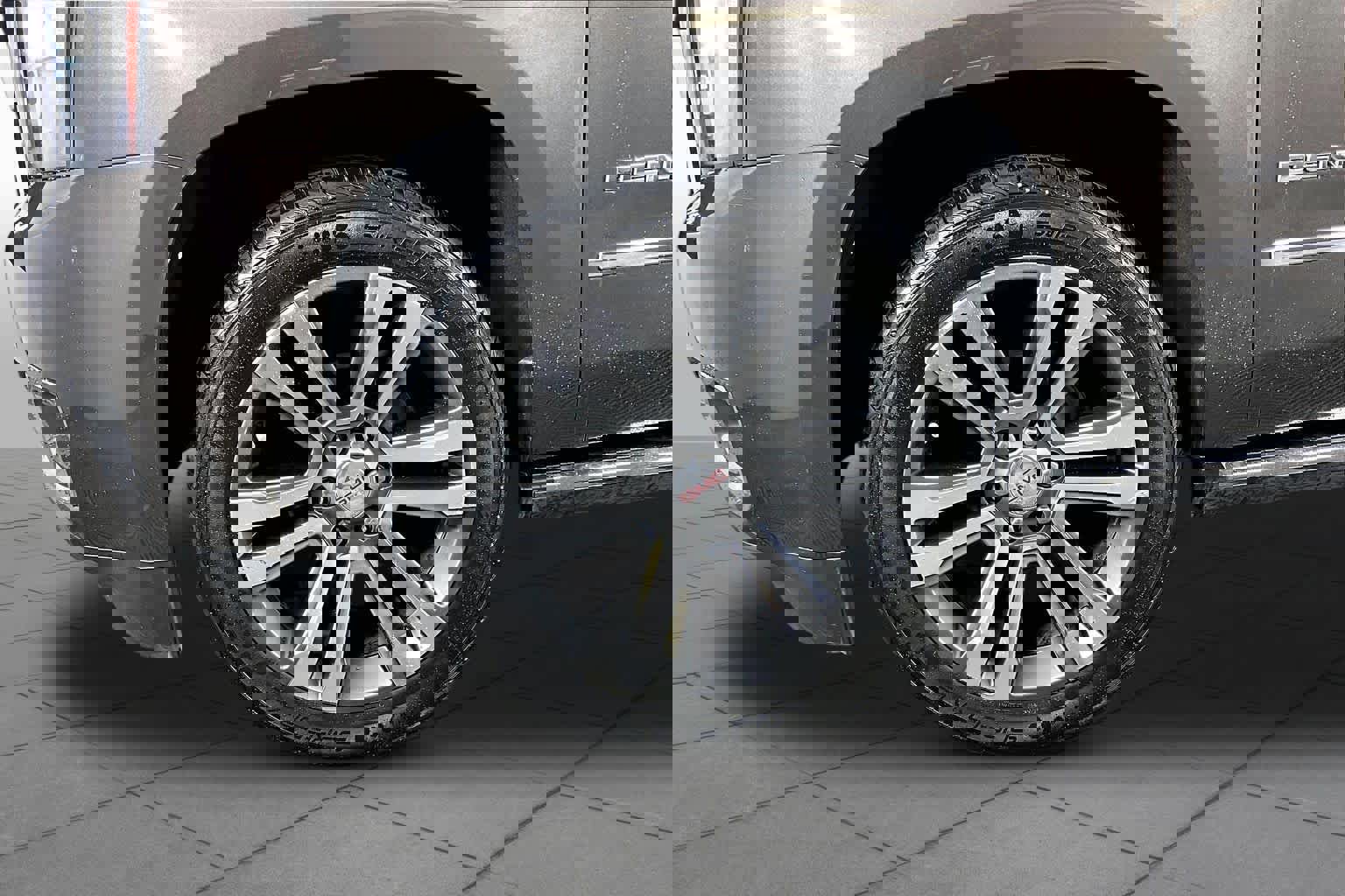 Used 2019 GMC Yukon XL Denali w/ Denali Ultimate Package AWD/4WD image 10