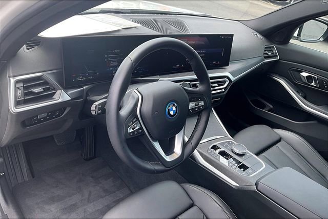 Used 2024 BMW 330e w/ Convenience Package RWD image 13