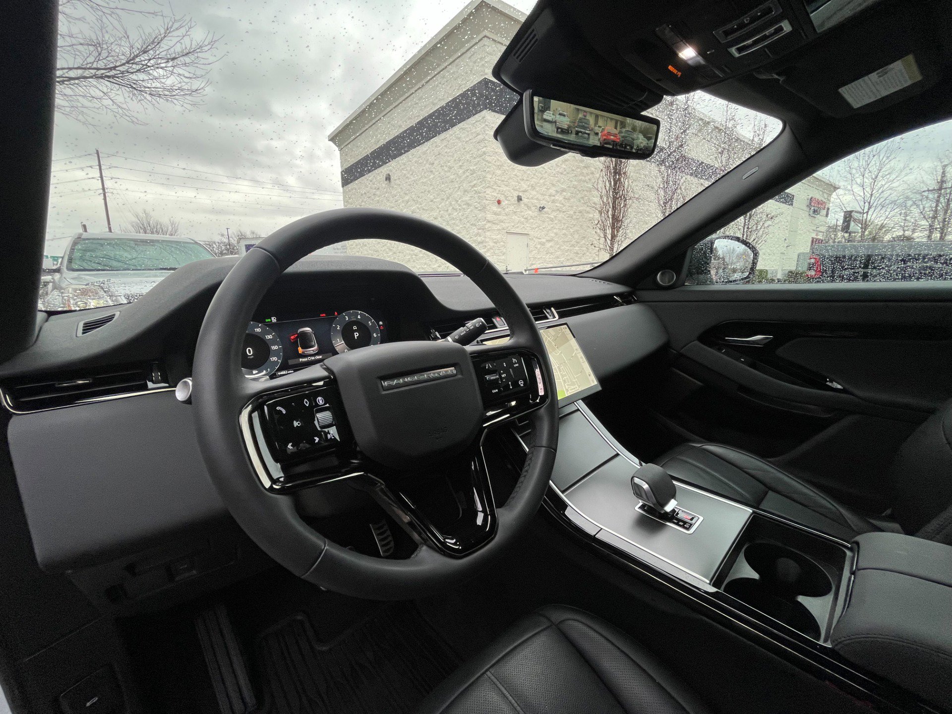 Used 2024 Land Rover Range Rover Evoque Dynamic SE image 24