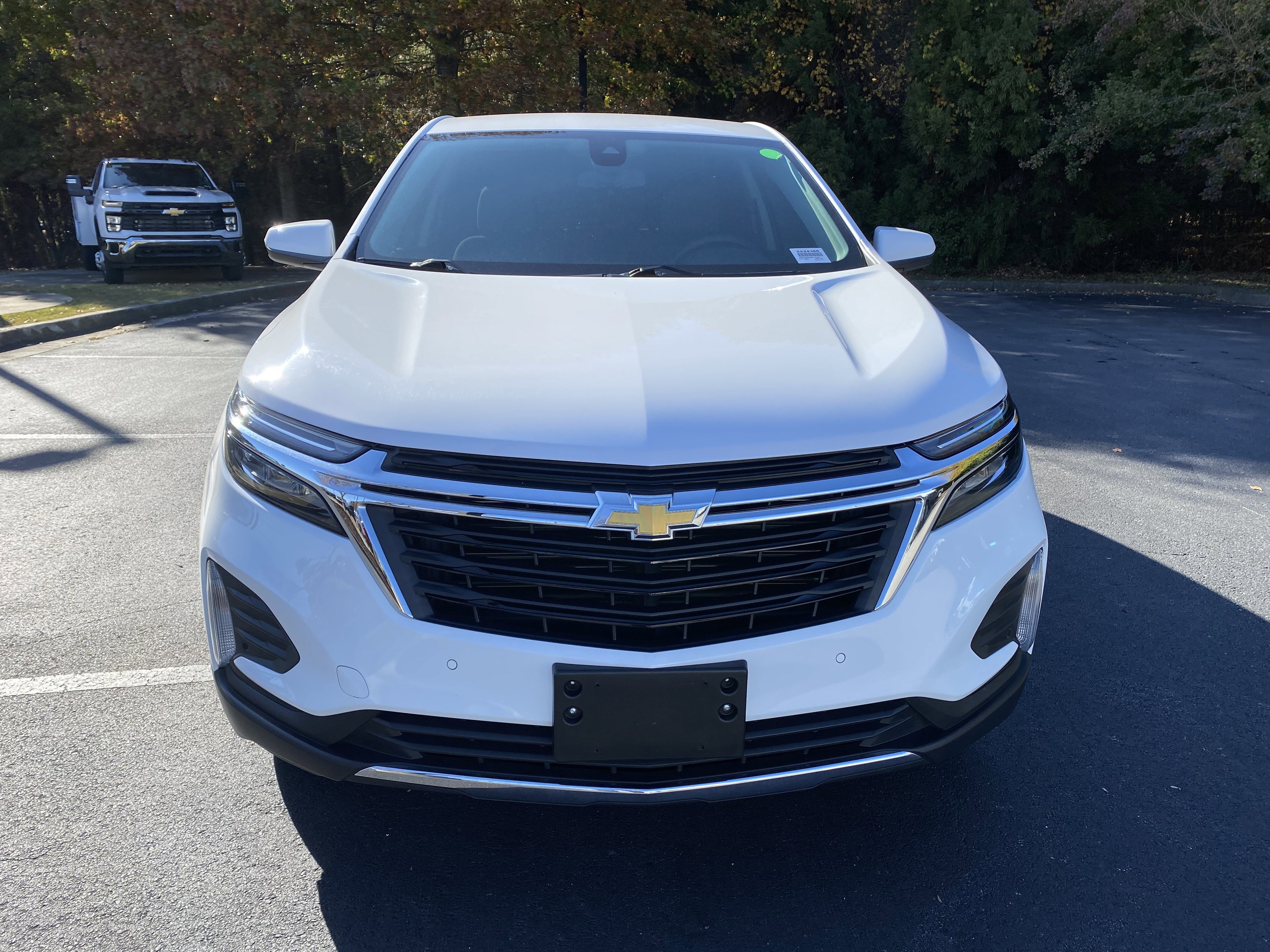 Used 2024 Chevrolet Equinox LT image 3