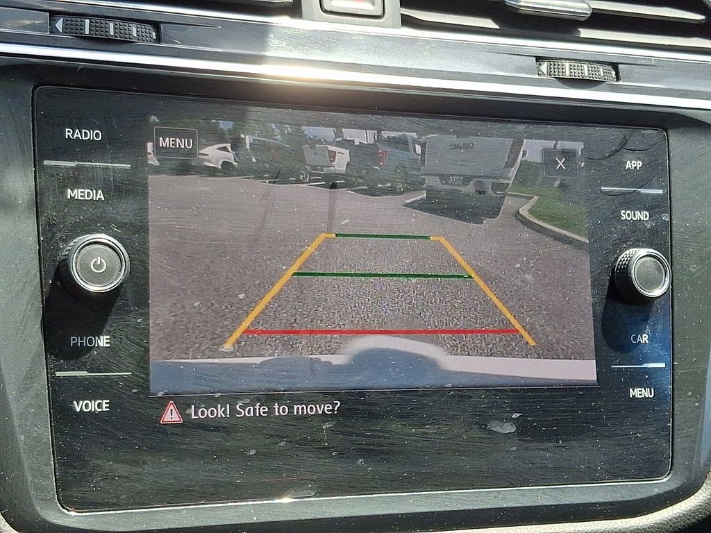 Used 2020 Volkswagen Tiguan SE w/ Panoramic Sunroof Package AWD/4WD image 19