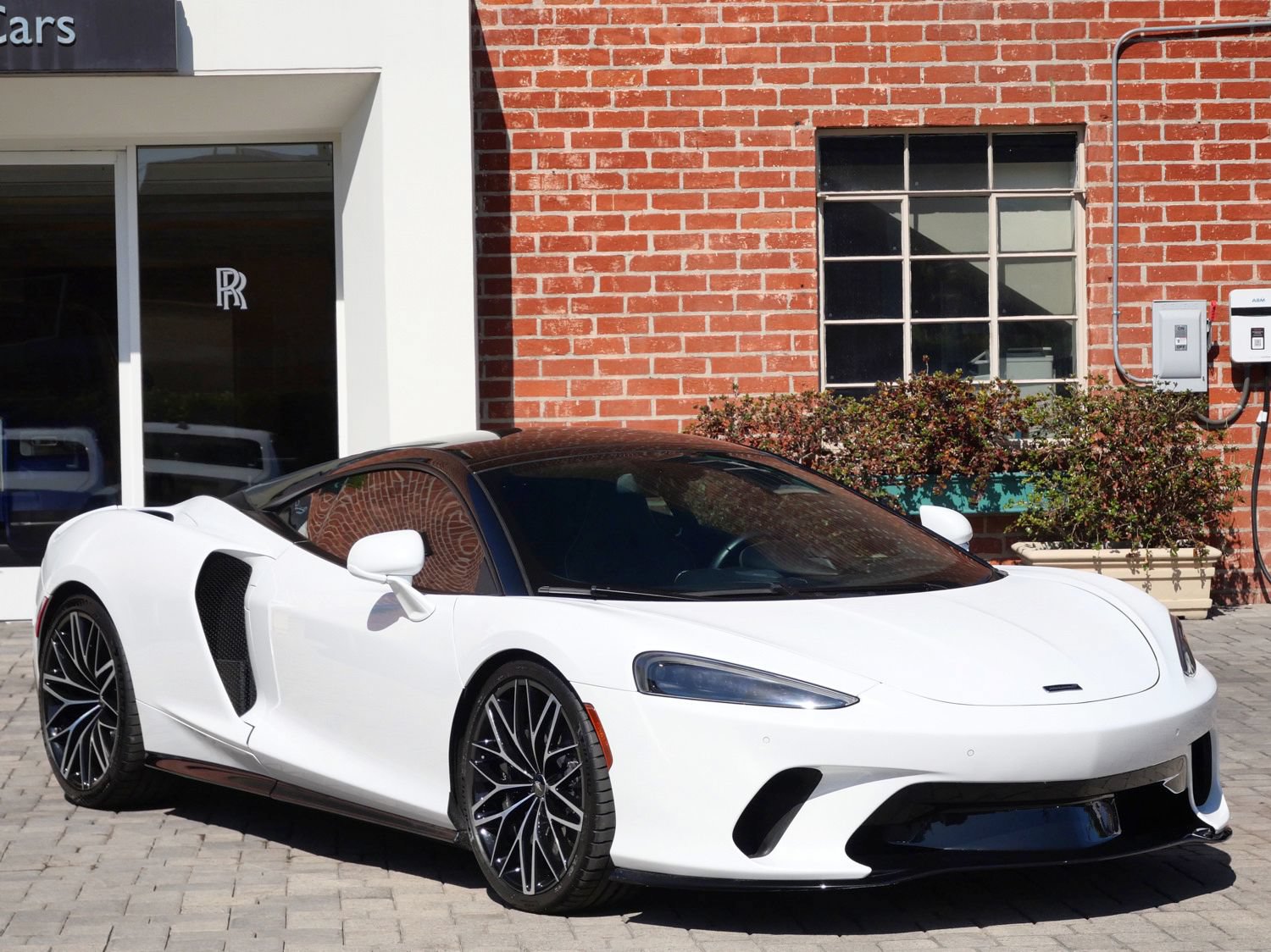 Used 2023 McLaren GT RWD image 1