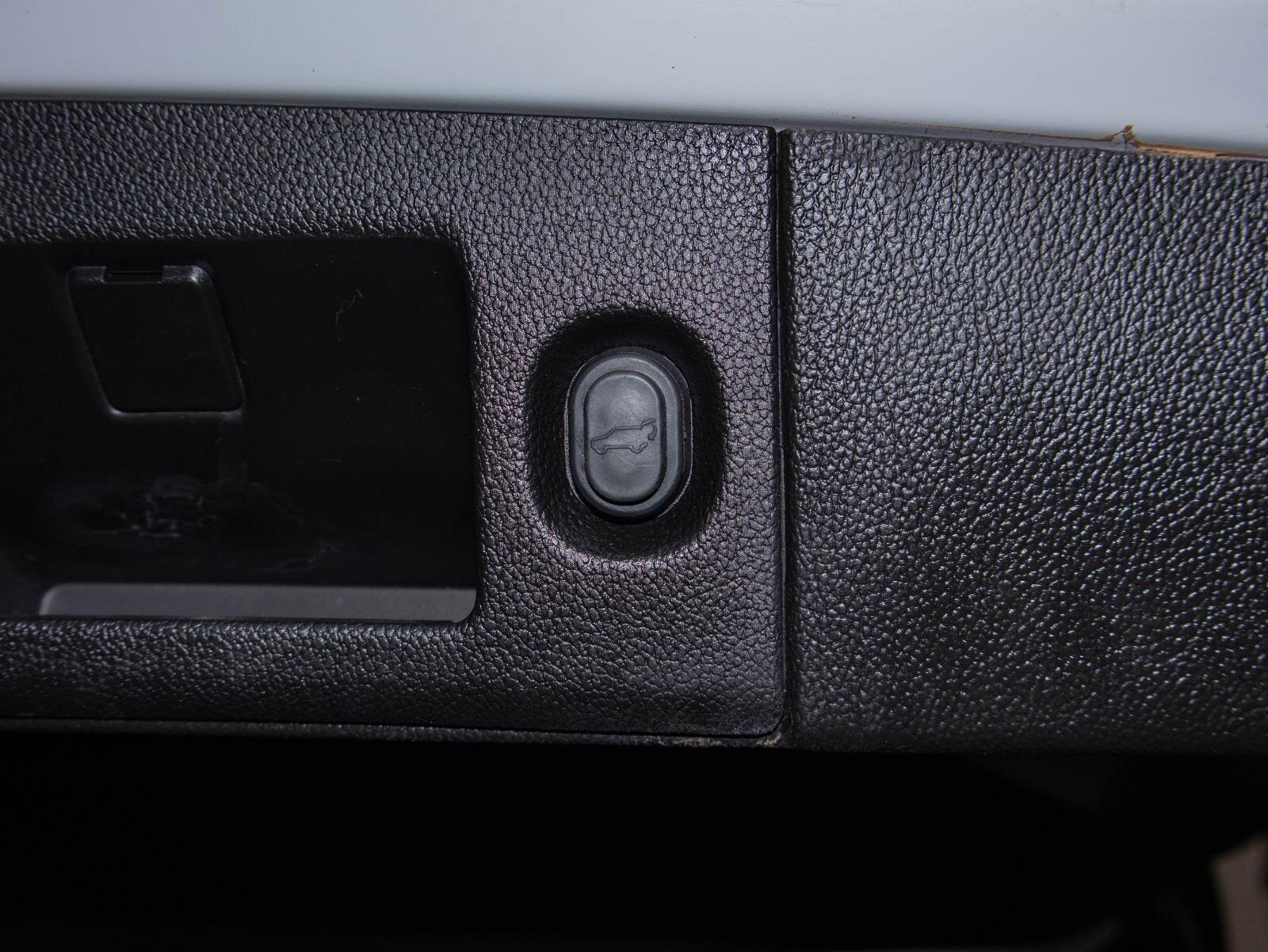 Used 2019 GMC Yukon SLT image 25