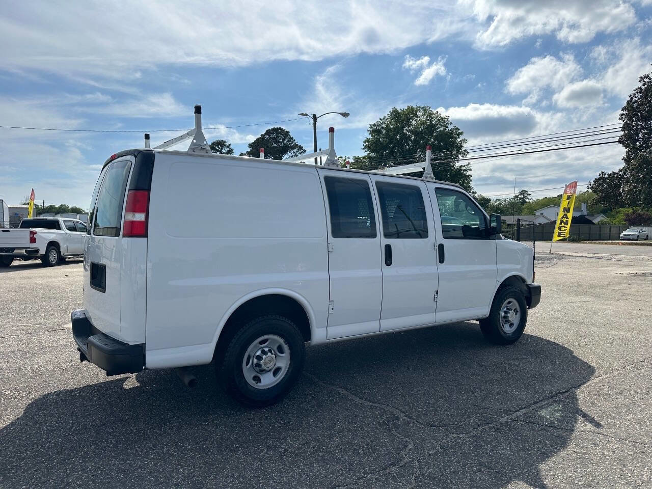 Used 2014 Chevrolet Express 2500 RWD image 17