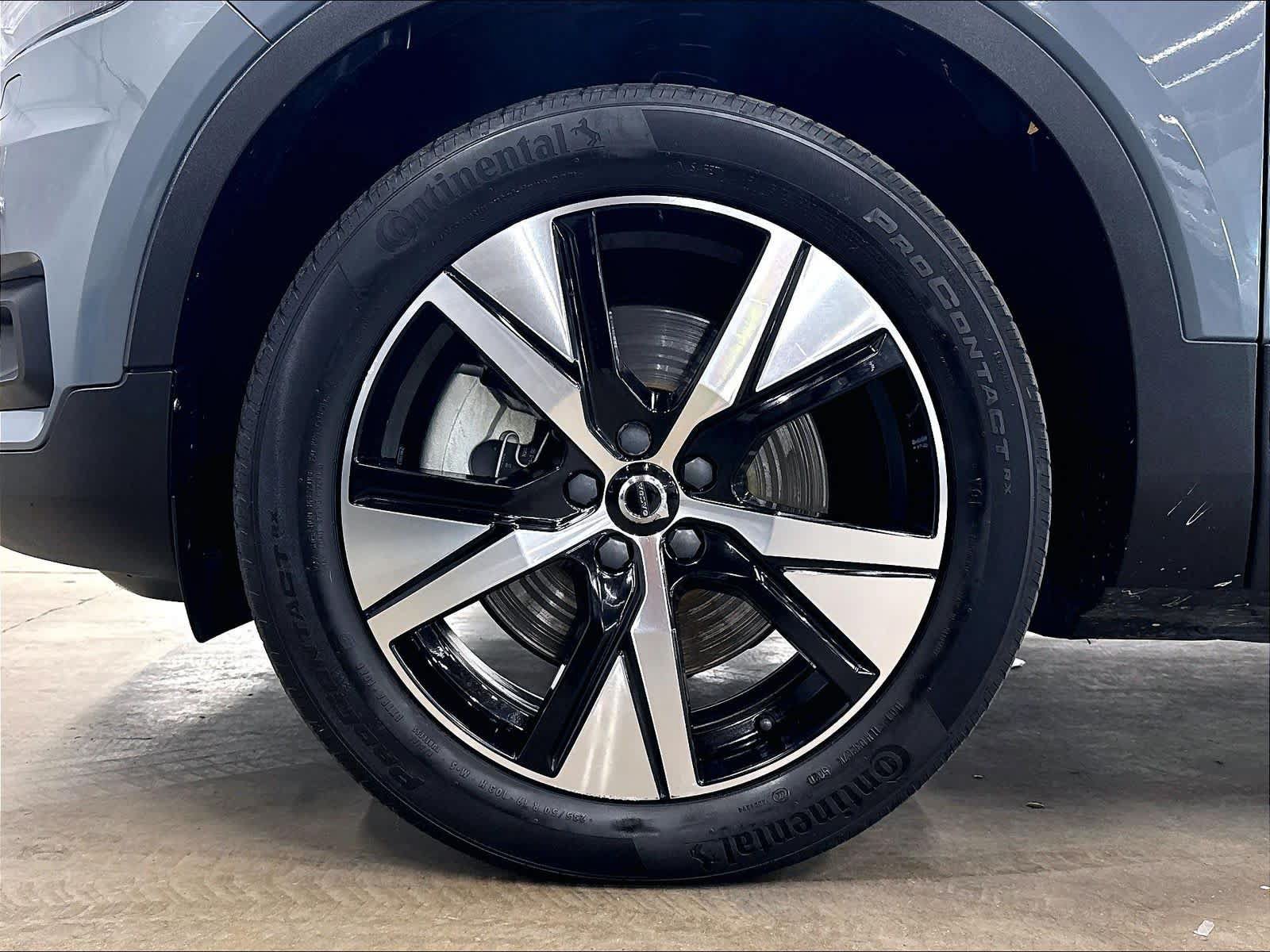 Used 2021 Volvo XC40 P8 Recharge w/ Advanced Package AWD/4WD image 12