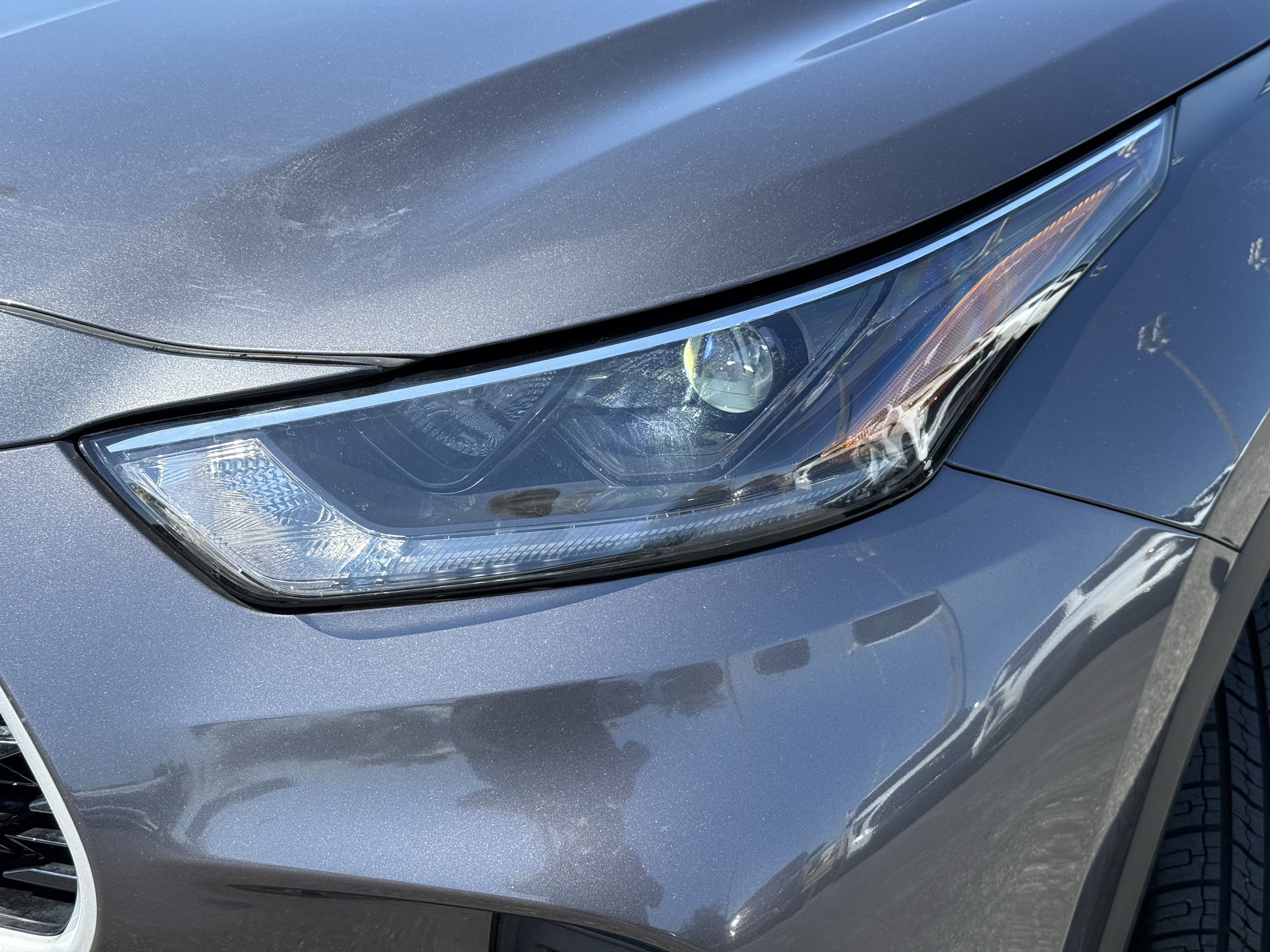 Used 2021 Toyota Highlander XLE AWD/4WD image 6