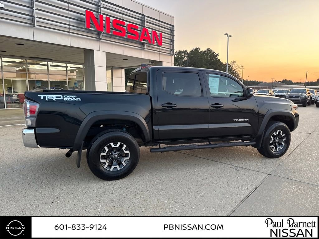 Used 2022 Toyota Tacoma TRD Off-Road image 12
