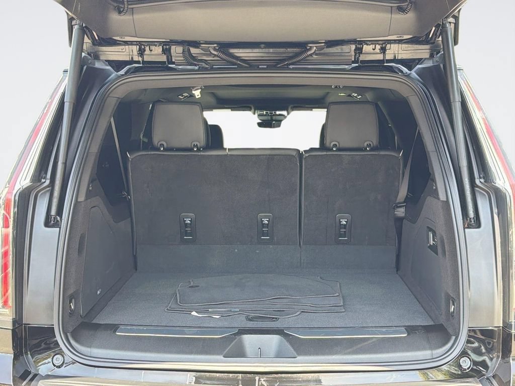 Certified 2026 Cadillac Escalade ESV Luxury RWD image 29