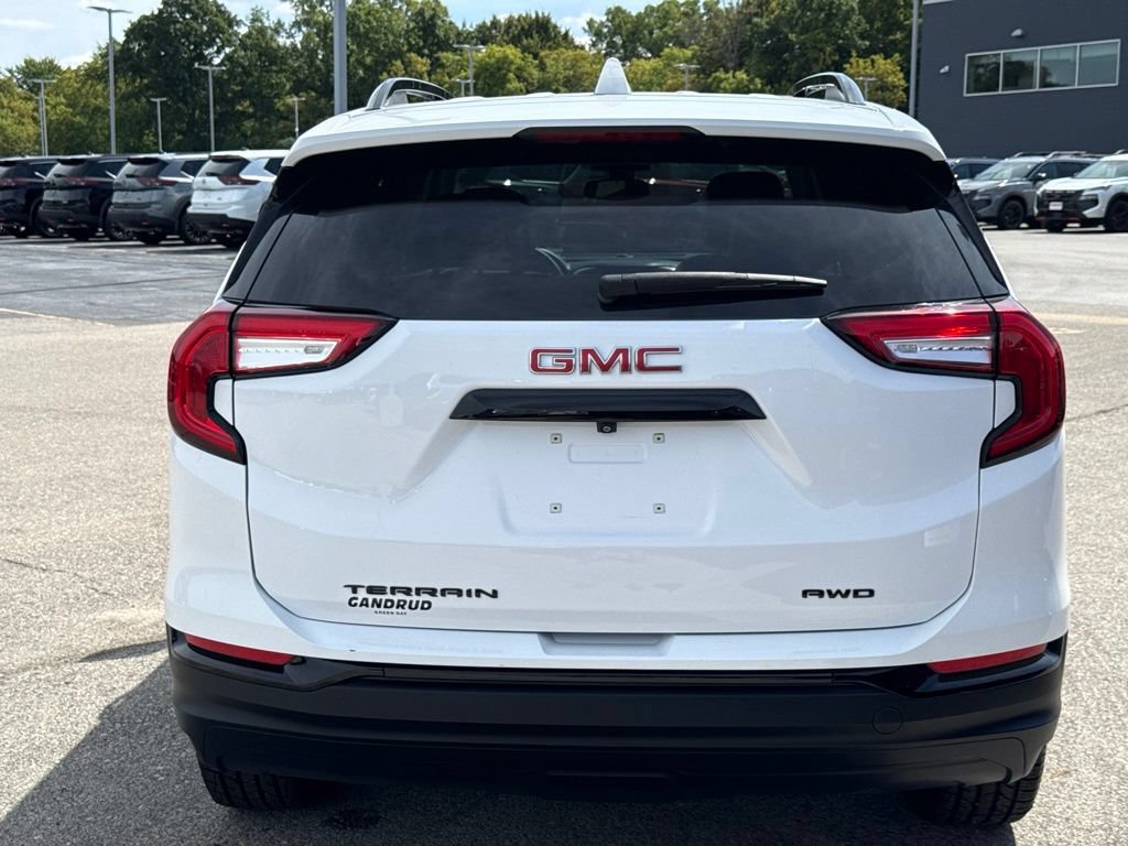 Certified 2024 GMC Terrain SLT w/ Elevation Edition AWD/4WD image 4