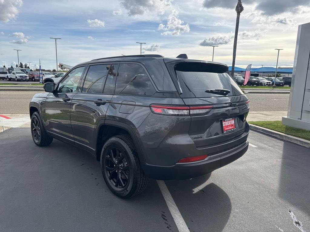 New 2026 Jeep Grand Cherokee Altitude AWD/4WD image 8