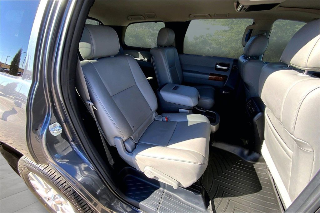 Used 2020 Toyota Sequoia Platinum image 25