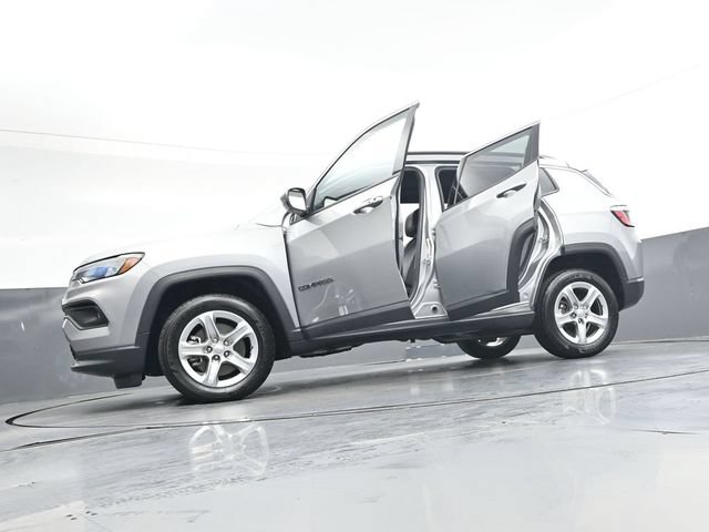 Used 2023 Jeep Compass Latitude w/ Sun and Sound Group AWD/4WD image 42