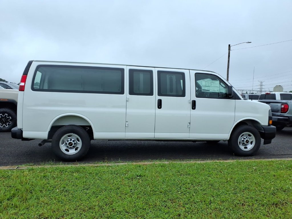 New 2026 GMC Savana 2500 Extended w/ Driver Convenience Package RWD image 8