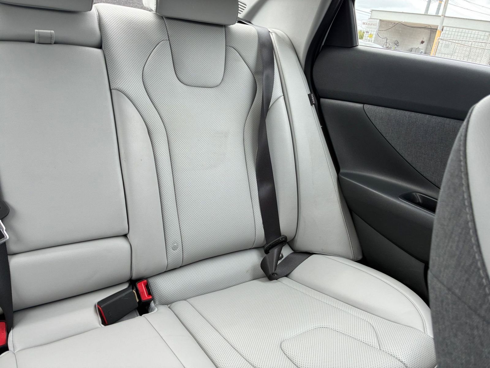 Used 2025 Hyundai Elantra Limited image 39