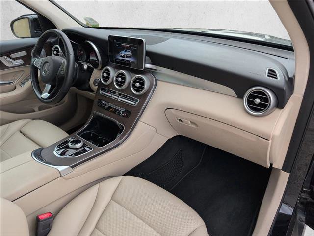 Used 2019 Mercedes-Benz GLC 350e 4MATIC image 24