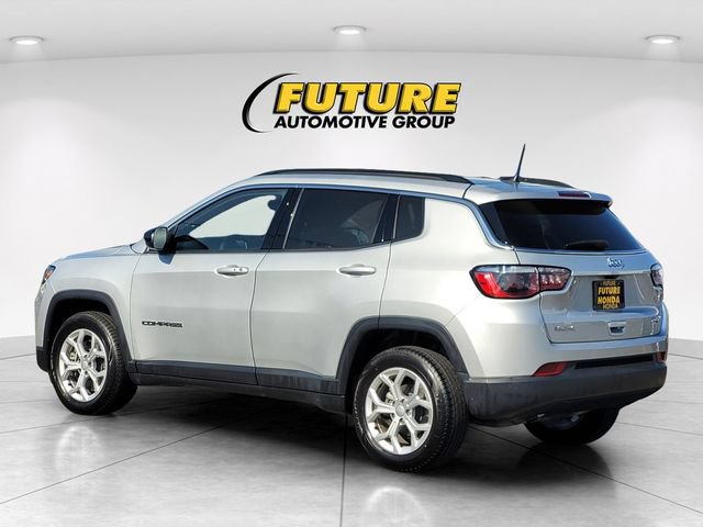 Used 2024 Jeep Compass Latitude AWD/4WD image 7