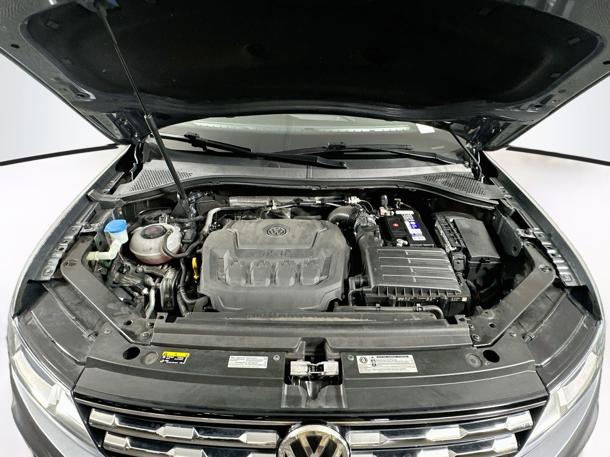 Used 2020 Volkswagen Tiguan SE w/ Panoramic Sunroof Package FWD image 31