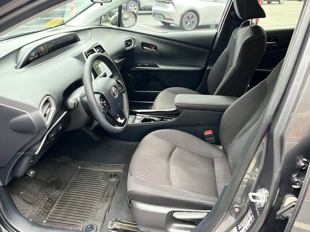 Used 2022 Toyota Prius Prime LE image 9