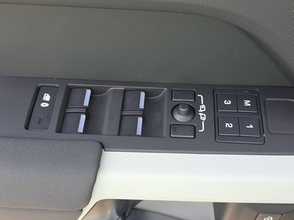 Certified 2023 Land Rover Defender 110 S AWD/4WD image 31