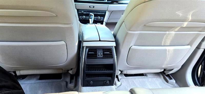 Used 2012 BMW 550i Gran Turismo w/ Driver Assistance Pkg image 10