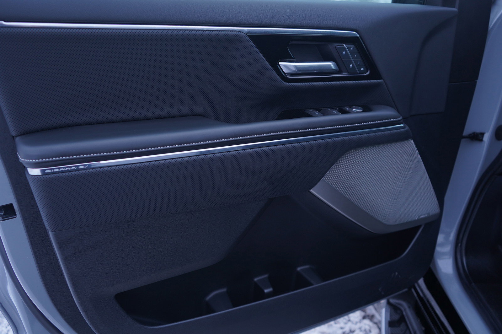 Used 2025 GMC Sierra EV Denali image 22