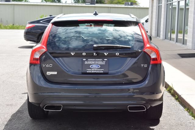 Used 2016 Volvo V60 T5 Premier FWD image 10