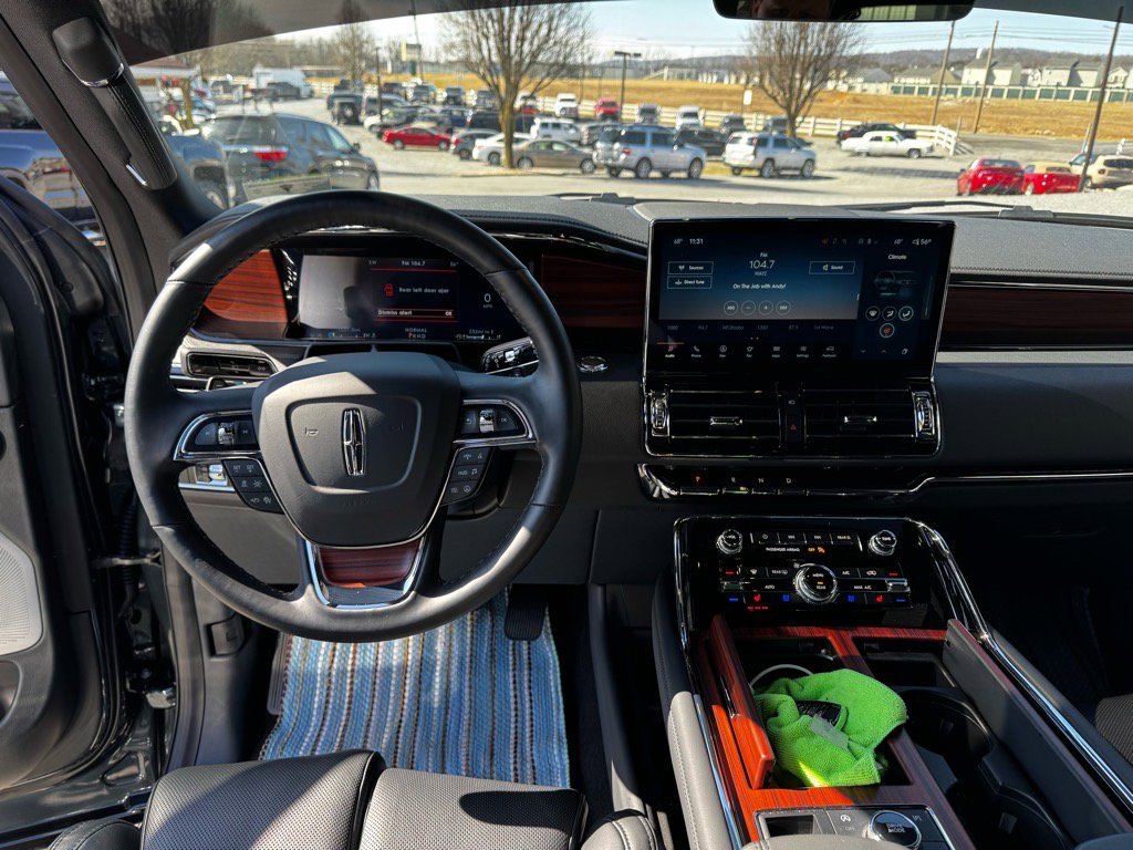 Used 2024 Lincoln Navigator L Reserve AWD/4WD image 13