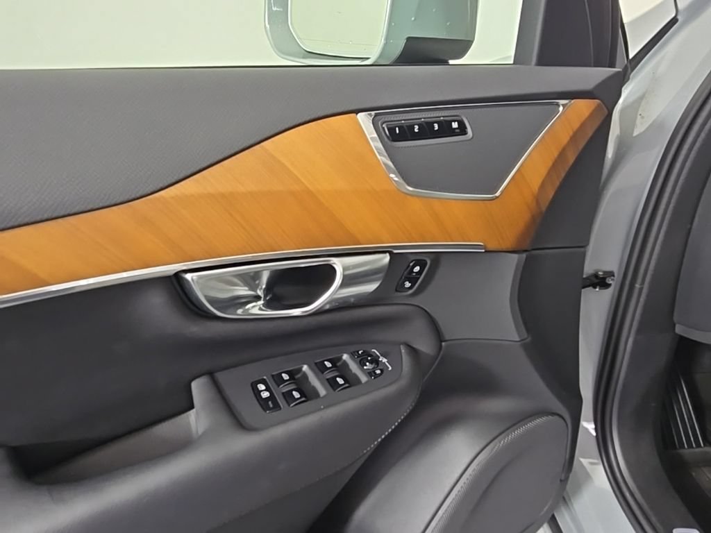 Certified 2024 Volvo XC90 T8 Plus w/ Protection Package Premier AWD/4WD image 22