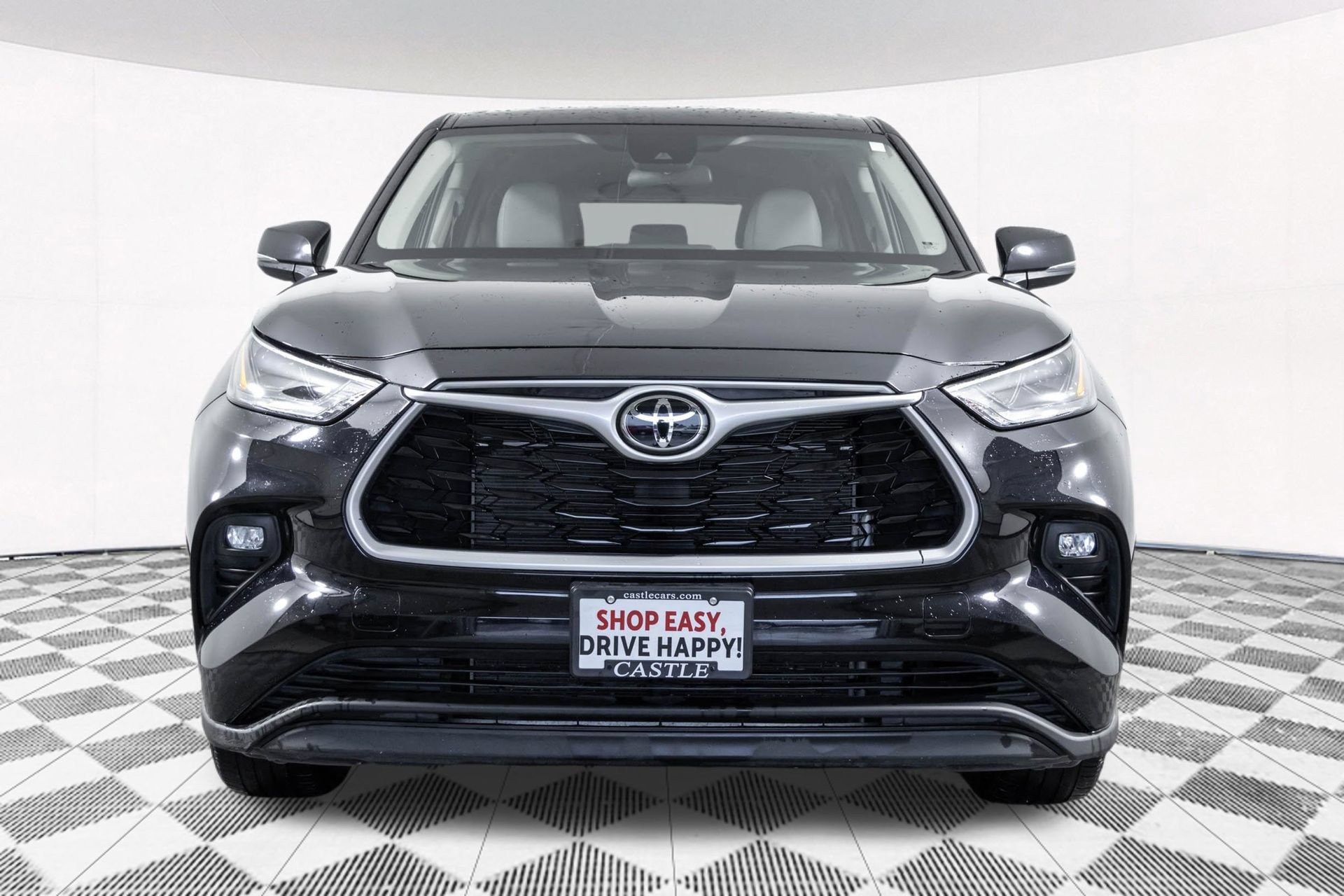 Used 2022 Toyota Highlander LE AWD/4WD image 11