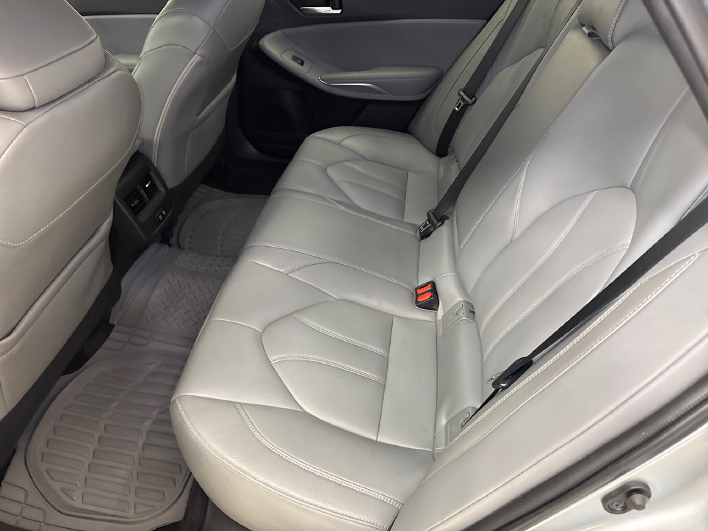 Used 2020 Toyota Avalon XLE FWD image 16
