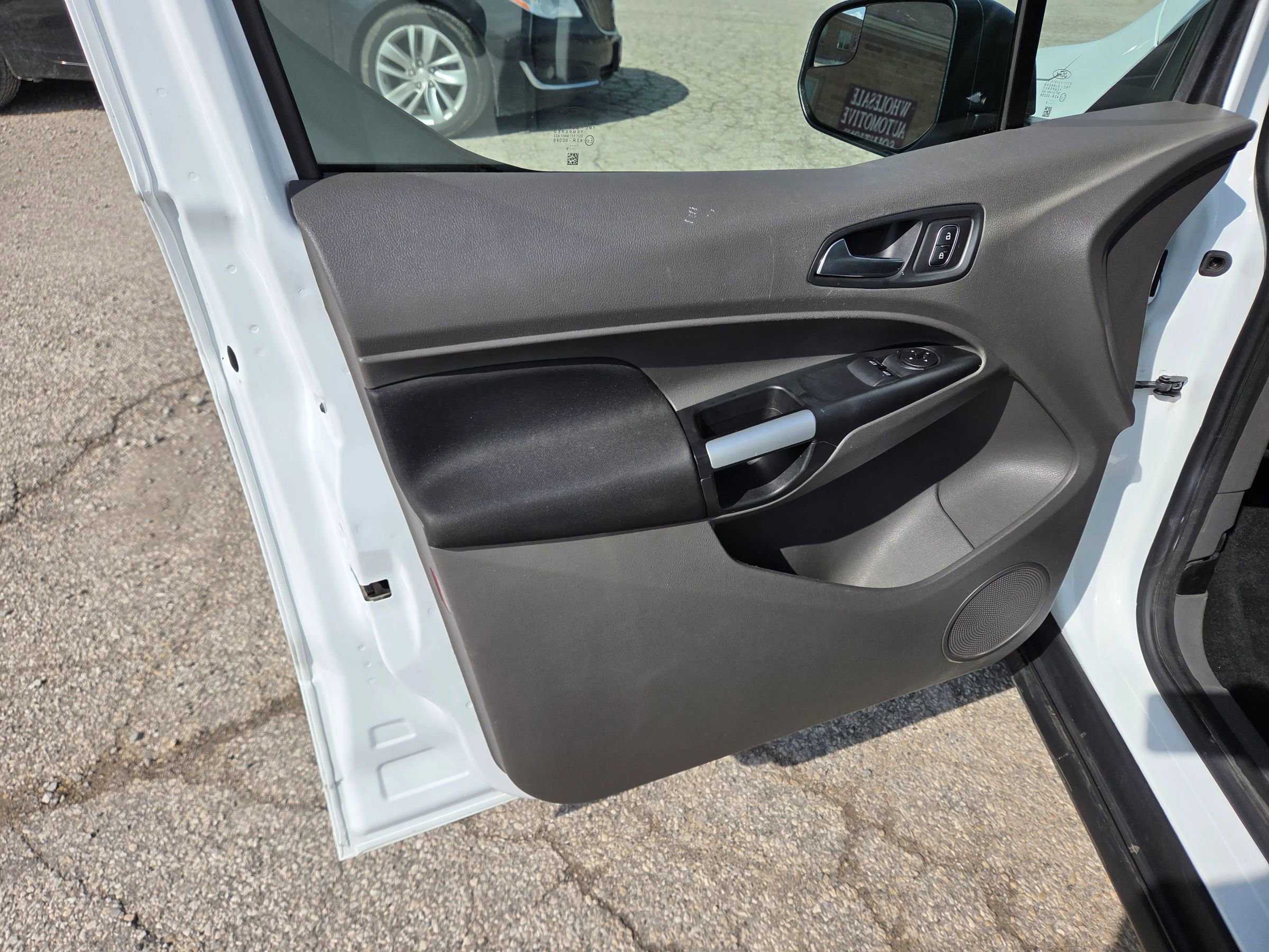 Used 2019 Ford Transit Connect XLT image 12